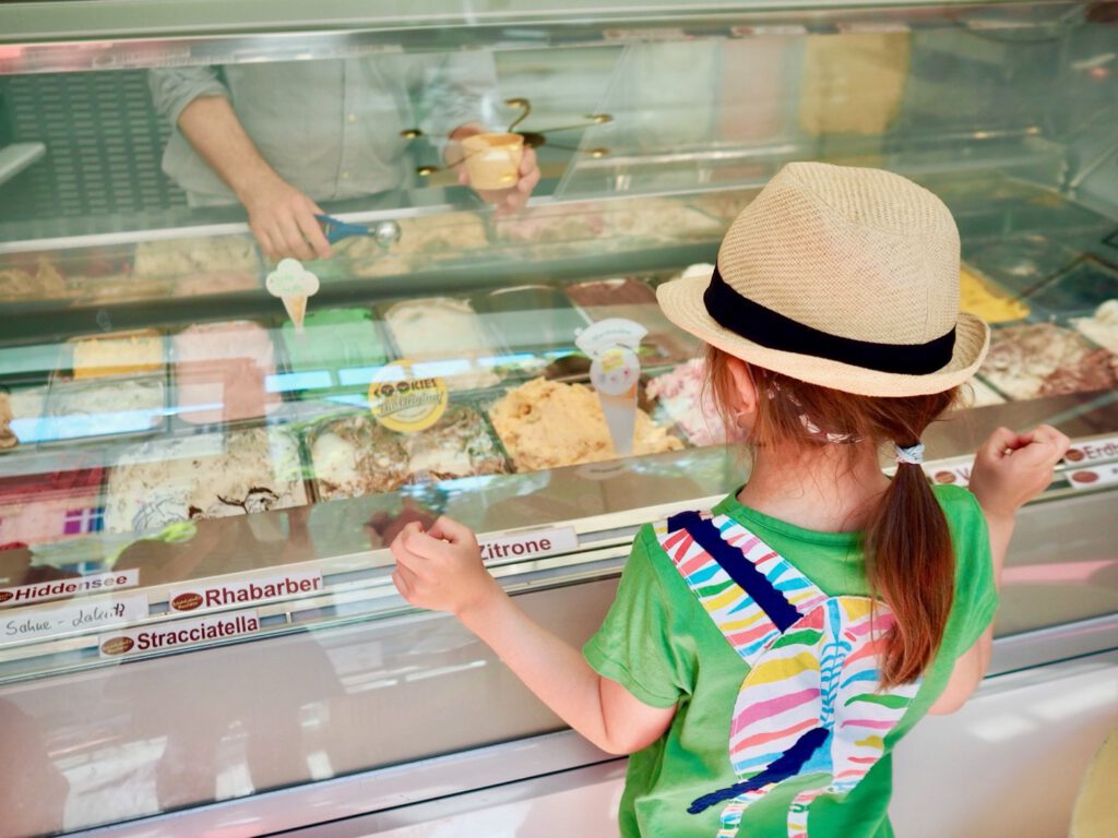 Eis mit Streifen