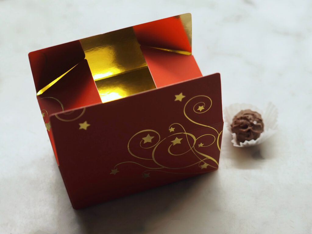 Pralinenschachtel rot-gold